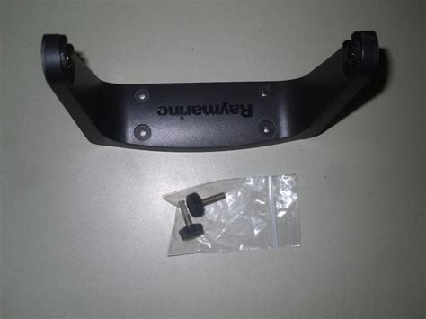 Raymarine R70147 A65 A67 A68 Mounting Mount Bracket Knobs Max