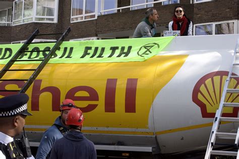 Six Arrests After Extinction Rebellion Occupy Shell Oil Tanker Radio