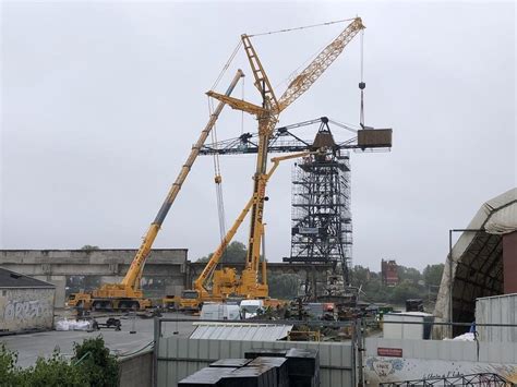 La Grue Noire Tour Eiffel Nantaise Tr Ne De Nouveau Dans Le