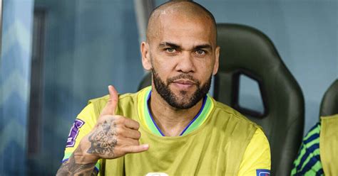 Ex Barca Star Dani Alves in U Haft Vorwurf der sexuellen Nötigung