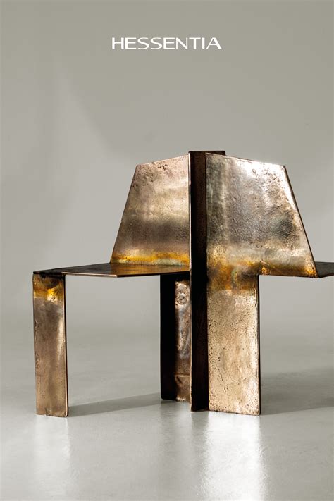 Bronze casting modern chair vis a vis Cadrega4two | Hessentia