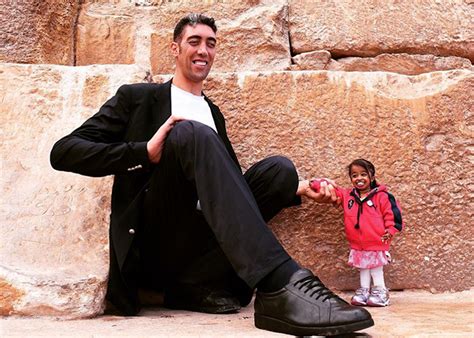 When The Worlds Tallest Man And Shortest Woman Met In Egypt Guinness