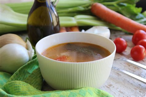 Come Fare Il Brodo Vegetale Ricetta Della Nonna Base Per Risotti Zuppe