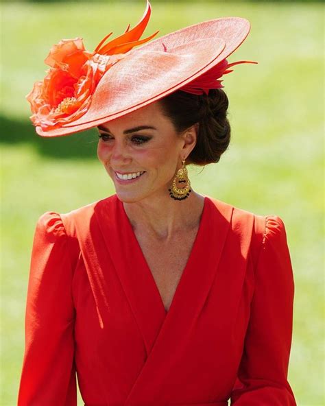 Kate Middleton Tampil Menawan Dengan Gaun Merah Terang Di Royal Ascot