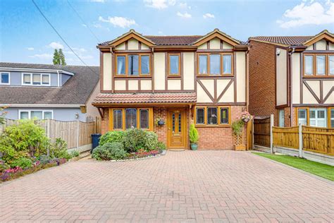 Lower Road Hockley Ss5 4 Bed Detached House For Sale £550 000