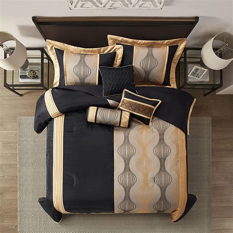 Nanshing Kath Queen Size 7 Piece Luxury Bedding Set Contemporary