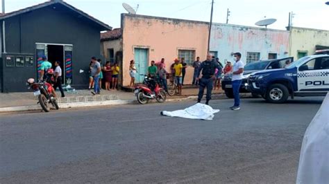 BARBEIRO DE 27 ANOS É MORTO A TIROS EM SEU LOCAL DE TRABALHO EM NOBRES