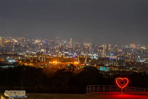 台中》望高寮夜景公園~賞台中百萬夜景~看日出top1！東海古堡望高寮鬼故事傳說