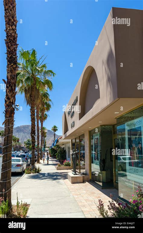 Shopping Palm Desert Hi Res Stock Photography And Images Alamy