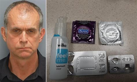 Police Detective Jailed For Trying To Meet Up With Girl 13 For Sex Is Thrown Out Of Force