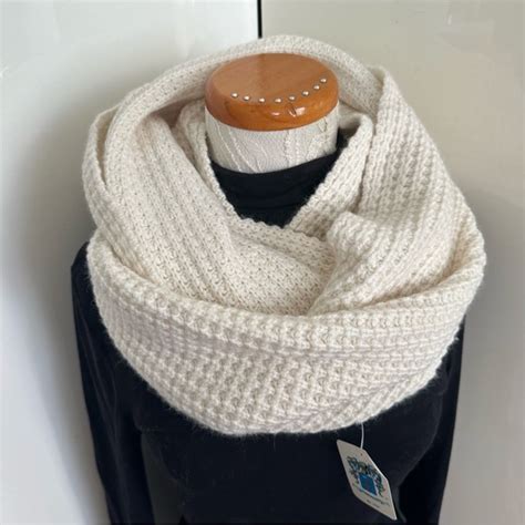 Portolano Accessories Nwt Portolano Cream Chunky Knit Cashmere Wool