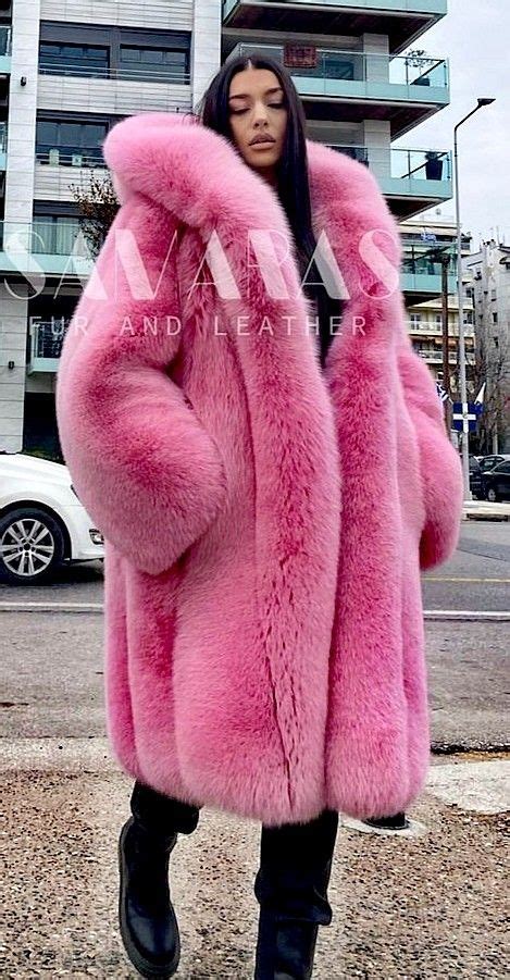 Pin By Boite Alettres On Fourrure 191 Fur Hood Coat Fox Fur Coat Fur Coat