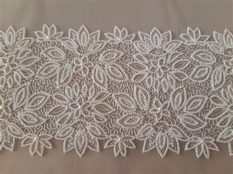 Dentelle revisitée au crochet de Lunéville Crochet de luneville