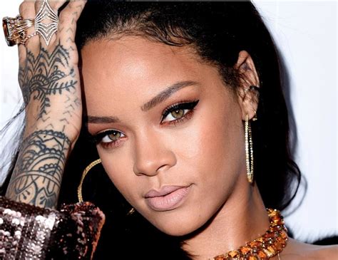 Rihanna Booking Internacional Contrataci N Y Management