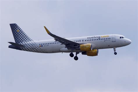 Ec Lvp Cn Airbus A Vueling Airlines Dsc Lfsb