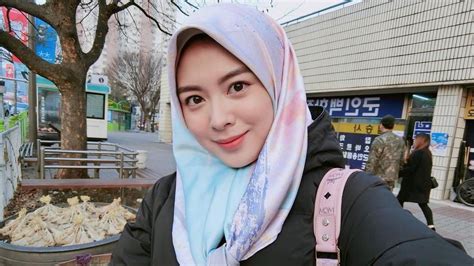 Tahun Mualaf Ini Potret Ayana Moon Lepas Hijab Di Korea Selatan