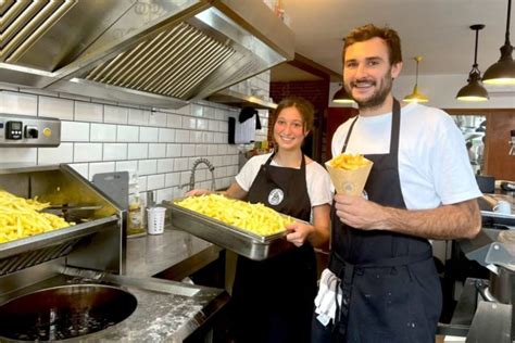 Lille La Friterie Mestr Vous R Gale De Ses Cornets Croquettes Et