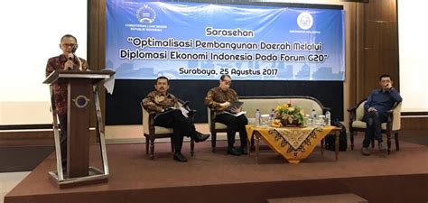 Indonesia Perlu Memperkuat Diplomasi Ekonomi Universitas Airlangga