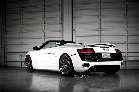 Ibis White Audi R8 V10 Spyder with Strasse Wheels - GTspirit