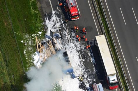 Hollenstedt aus der Vogelperspektive Schaumteppich Löscharbeiten der