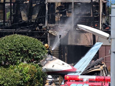 調布の住宅地に小型機墜落、3人死亡 写真11枚 国際ニュース：afpbb News