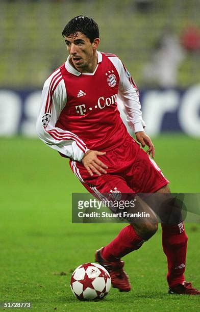 373 Roy Makaay Bayern Munich Away 2004 Stock Photos, High-Res Pictures ...