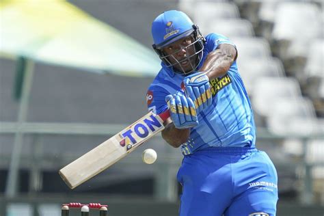 Odean Smith's late flurry helped MI Cape Town cross 170 | ESPNcricinfo.com