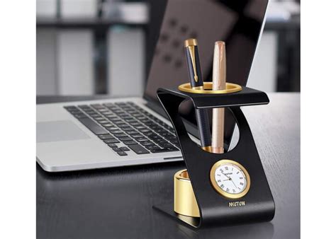 17 Amazing Gift For Male Boss That Won't Get You Fired