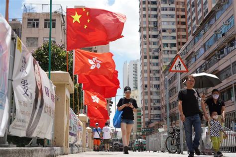 （多圖）慶回歸氣氛濃 香港街頭「旗海」壯觀 港聞 大公文匯網