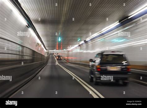 La Conducción A Través De Holland Túnel Bajo El Río Hudson Nueva York