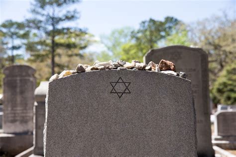 Traditional Rites and Burial Services at the Jewish Funeral Home 19