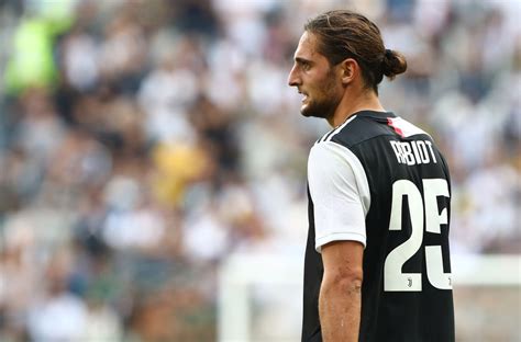 Man United Eye Summer Move For Juventus Midfielder Rabiot Report