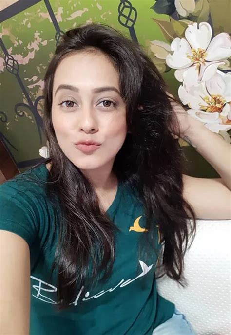 40 Hot Photos Of Krutika Desai Wiki Bio Age Films TV Shows Music Video SpideyPosts