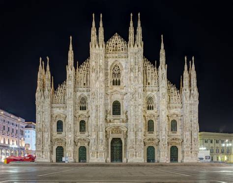 Duomo di Milano night view stock photo. Image of church - 36054552