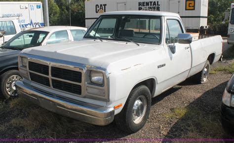 1992 Dodge Ram D150 Pickup Truck In Winfield Ks Item Aj9307 Sold Purple Wave