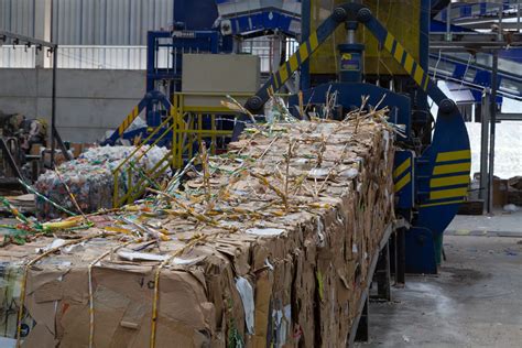 Dia Mundial Da Reciclagem Empresa Separa E Encaminha Para Reciclagem