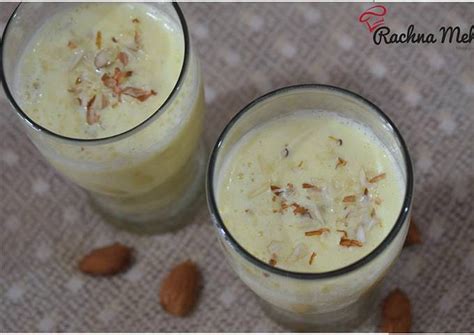 Healthy Badam Doodh Milk Badam Recipe By Rachna Mehrotra Cookpad