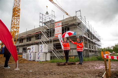 Grundsteinlegung Und Richtfest Gleichzeitig Das Neue Rotkreuz Zentrum