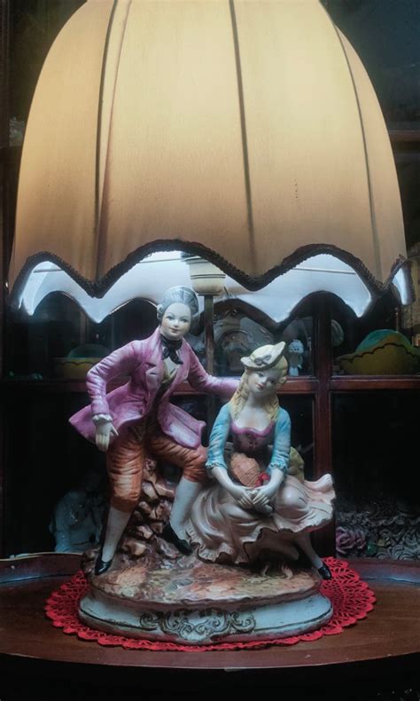 Lampu Keramik Capodimonte Italy Antik Pajangan Di Carousell