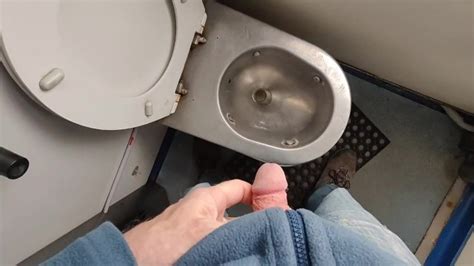 電車の中の朝のトイレ Pornhub Gay