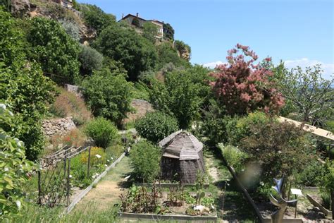 Une Envie De Jardins En Vaucluse L Evasion Des Sens