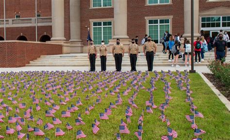 Tyler Legacy High School Set Up Nearly 3000 Us Flags In Remembrance