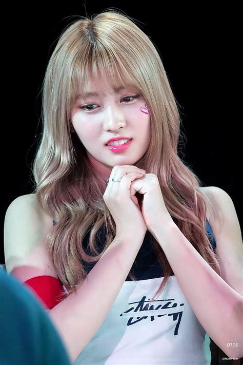 Pin By Dani On Twice Cheer Up Hirai Momo Kpop Girls Momo