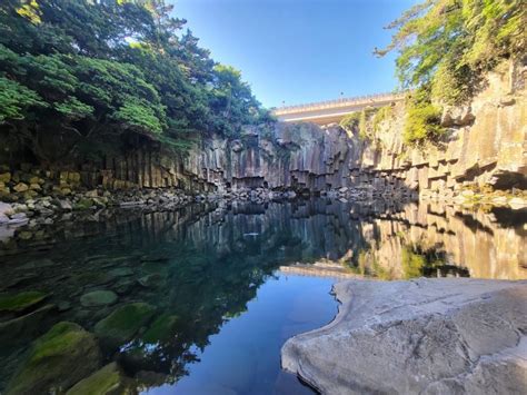 Air Terjun Cheonjiyeon Monumen Alam Di Jeju