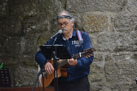 guitarist singer  stock photo public domain pictures