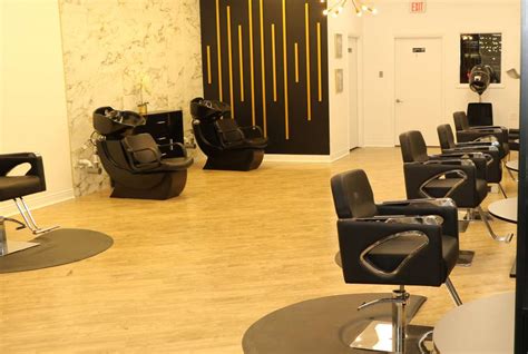 The Glam Beauty Bar – Salon Renter