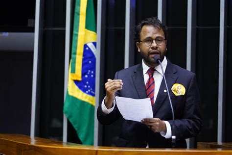 Pastor Henrique Vieira Assume Vice Lideran A Do Governo Na C Mara