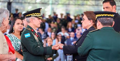 Ascienden A Miembros De Junta De Comandantes De Las Fuerzas Armadas