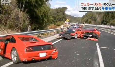 Ocho Ferrari Y Un Lamborghini Sufren Un Accidente En Japón