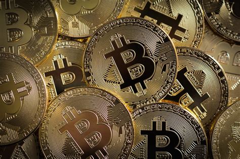 Bitcoin ETFs explodieren BTC steigt über 100 000 USD